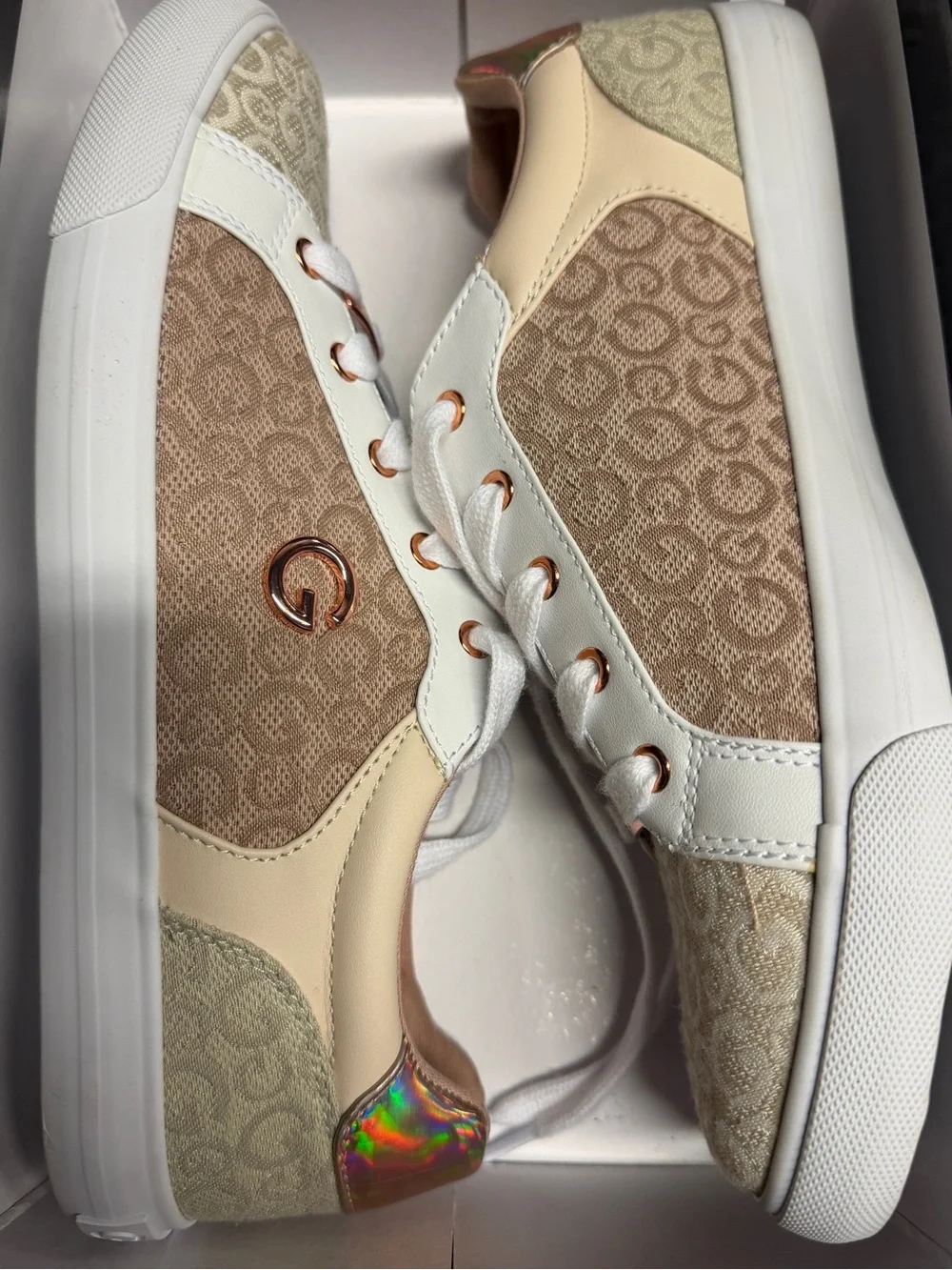 G by Guess Beige, Cream & White Low-Top Sneakers
